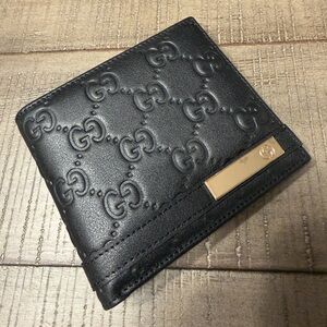 Display Gucci Bifold Black Guccissima Leather Bifold Wallet